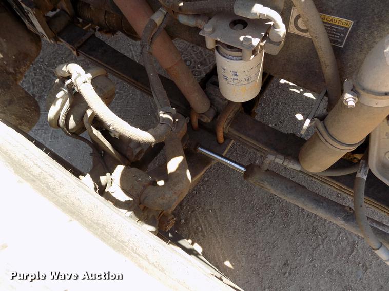 image for item FG9472 2007 Peterbilt 340 feed delivery truck