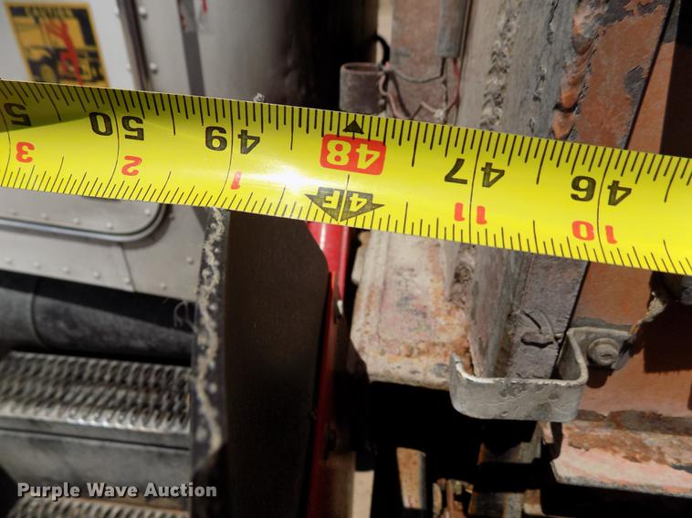 image for item FG9472 2007 Peterbilt 340 feed delivery truck