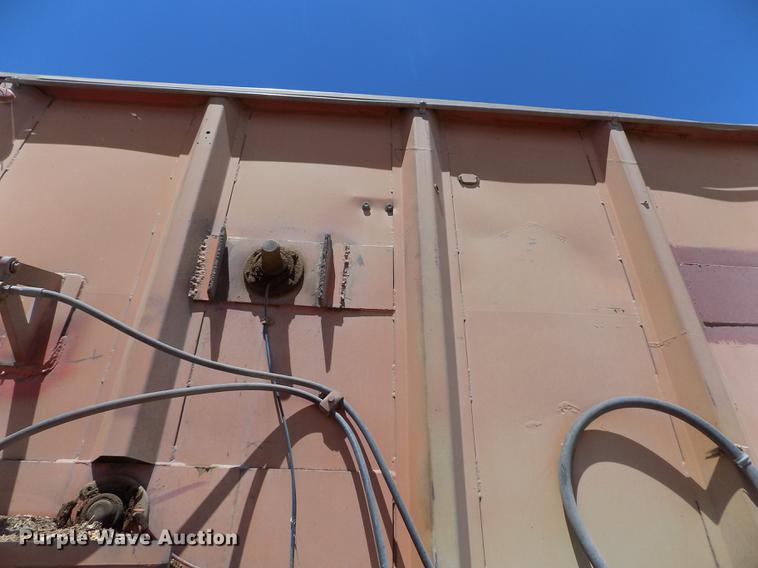 image for item FG9472 2007 Peterbilt 340 feed delivery truck