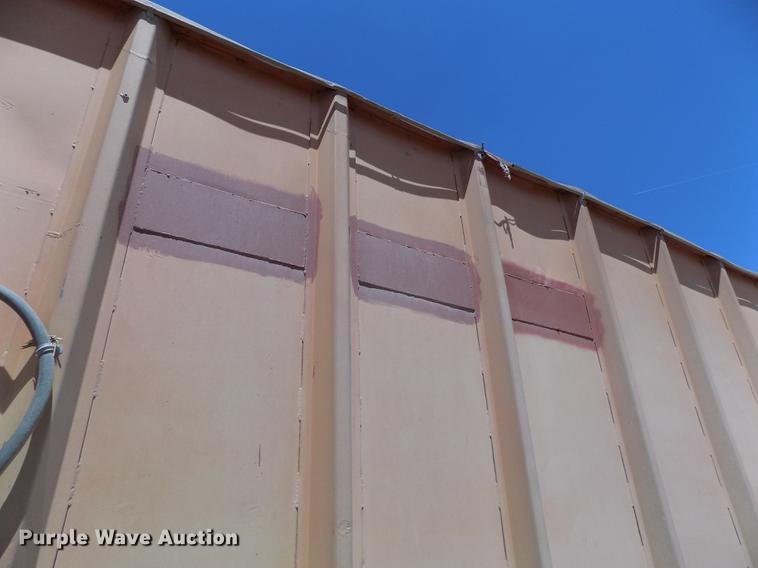 image for item FG9472 2007 Peterbilt 340 feed delivery truck