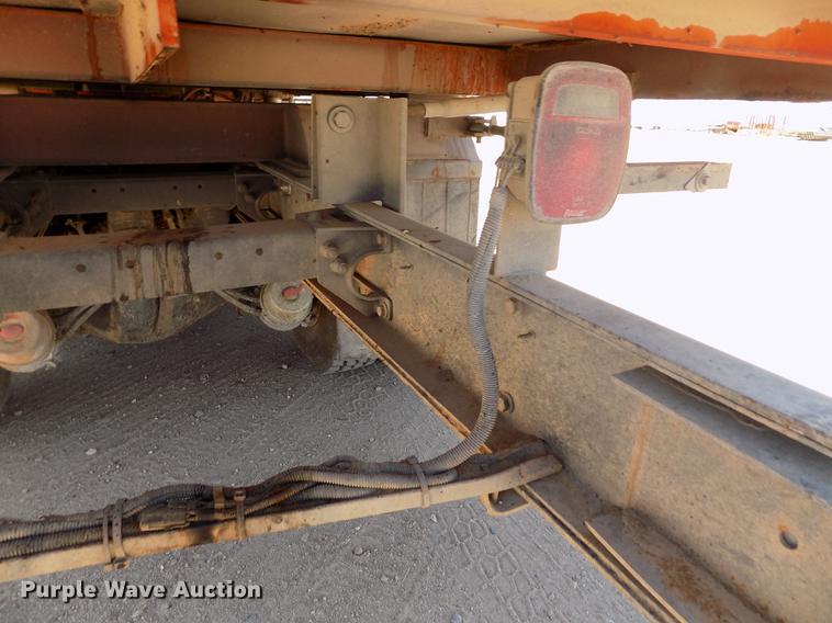 image for item FG9472 2007 Peterbilt 340 feed delivery truck