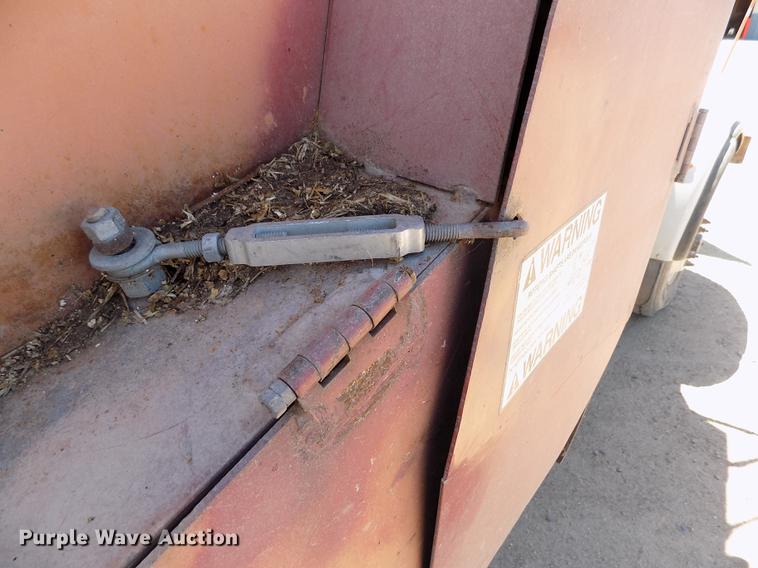 image for item FG9472 2007 Peterbilt 340 feed delivery truck