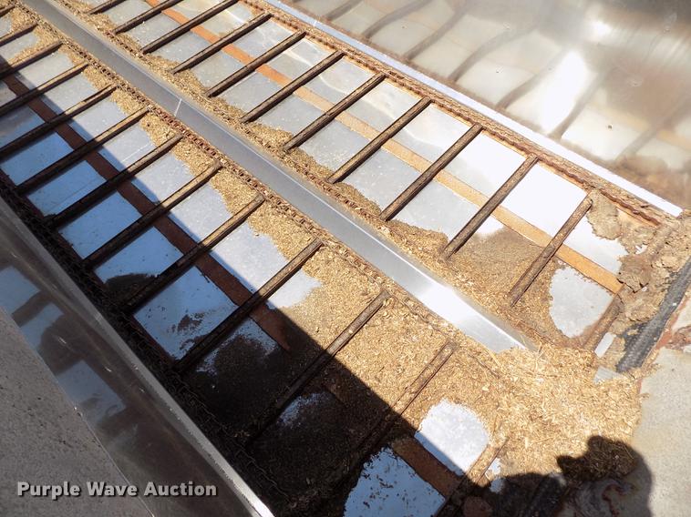 image for item FG9472 2007 Peterbilt 340 feed delivery truck