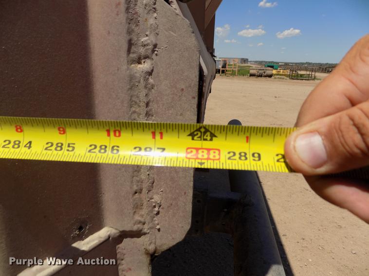 image for item FG9472 2007 Peterbilt 340 feed delivery truck