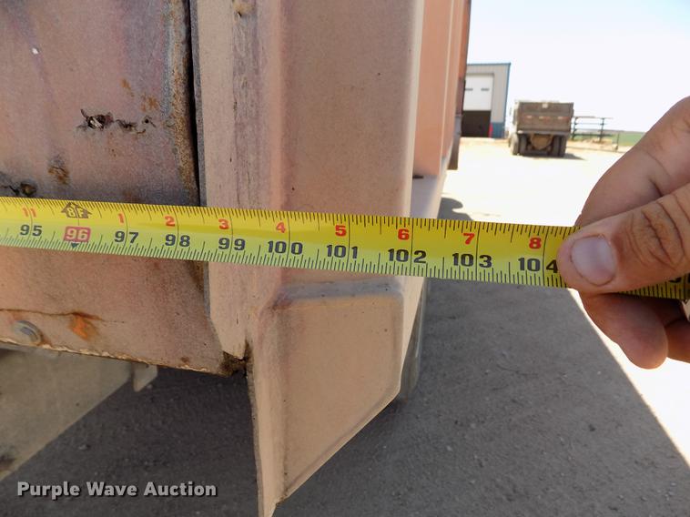 image for item FG9472 2007 Peterbilt 340 feed delivery truck