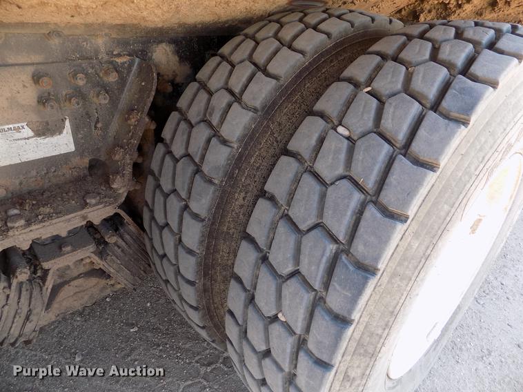 image for item FG9472 2007 Peterbilt 340 feed delivery truck