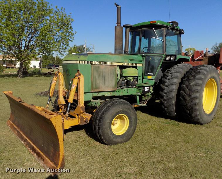 image for item FG9482 1981 John Deere 4840 tractor