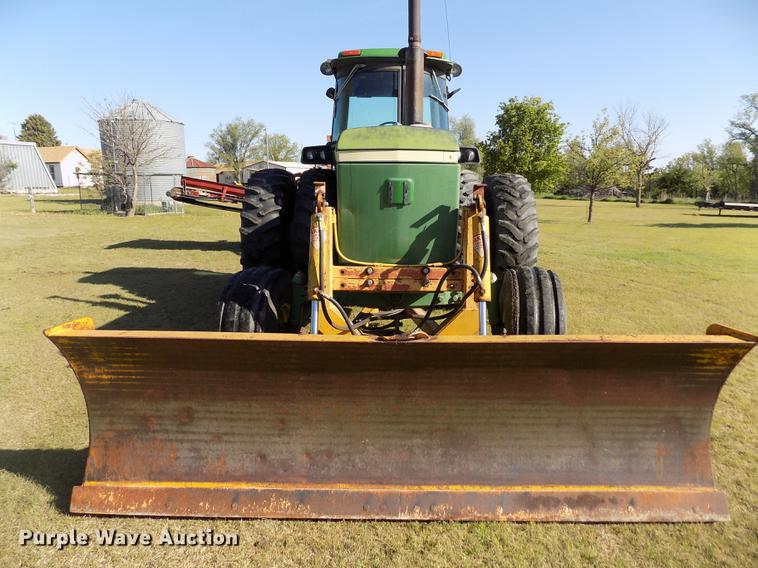 image for item FG9482 1981 John Deere 4840 tractor