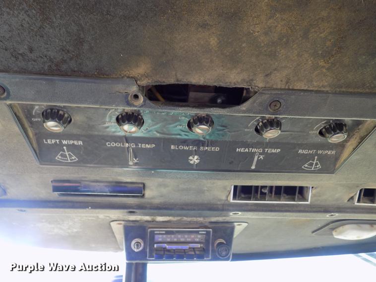 image for item FG9482 1981 John Deere 4840 tractor