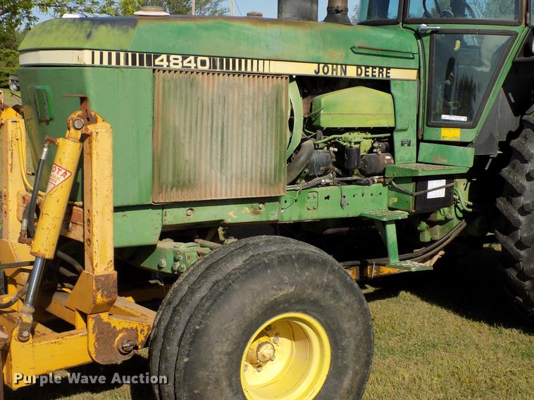 image for item FG9482 1981 John Deere 4840 tractor