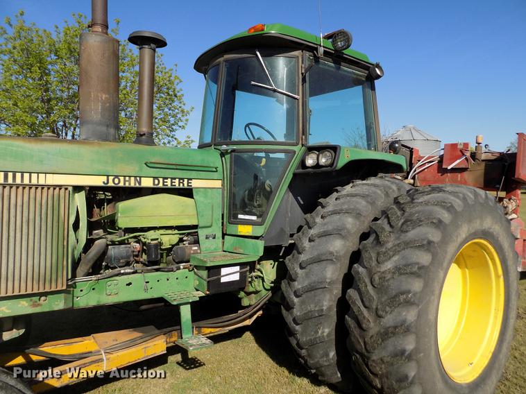 image for item FG9482 1981 John Deere 4840 tractor