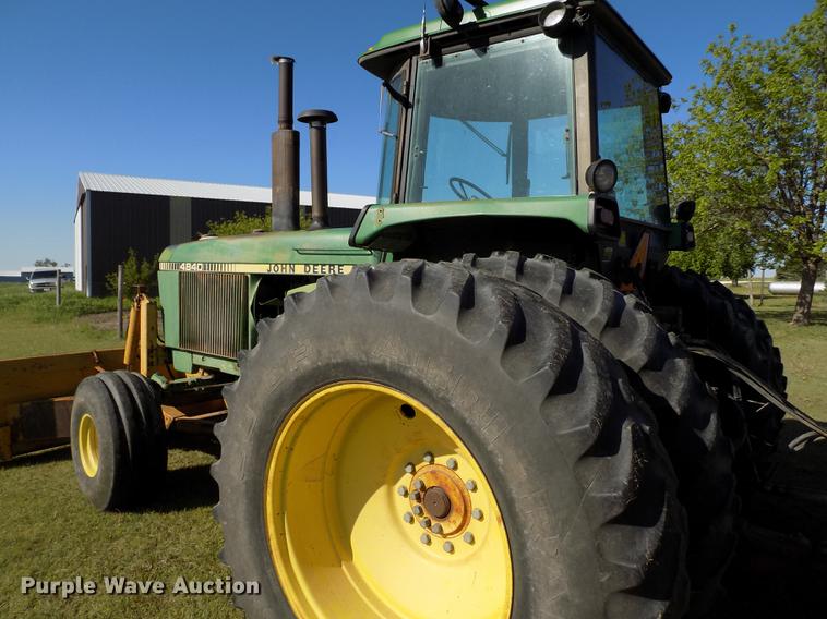 image for item FG9482 1981 John Deere 4840 tractor