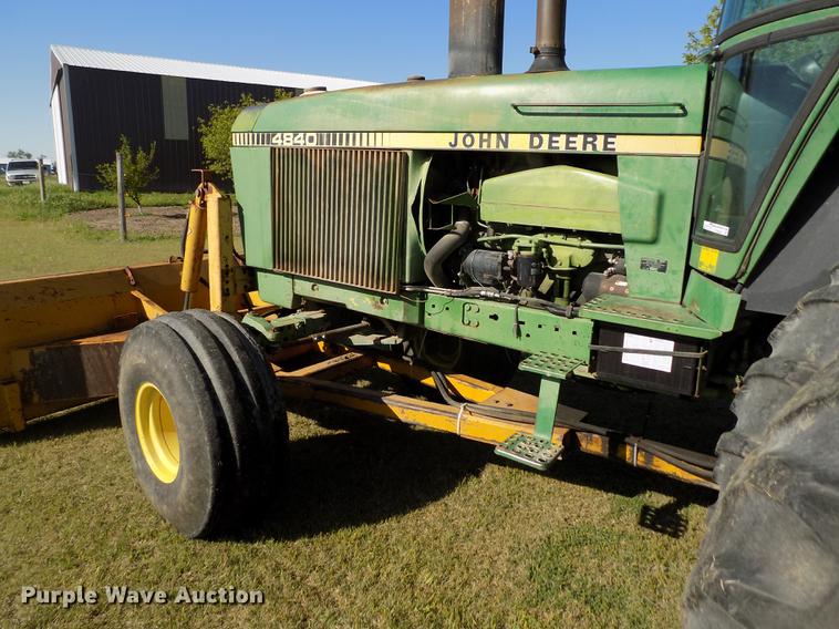 image for item FG9482 1981 John Deere 4840 tractor