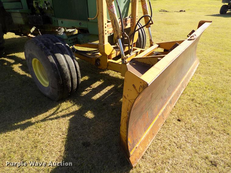 image for item FG9482 1981 John Deere 4840 tractor