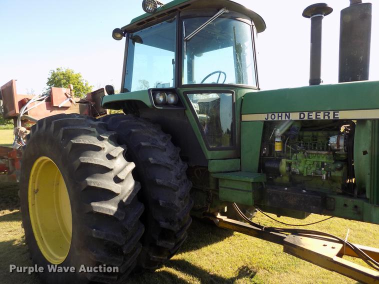 image for item FG9482 1981 John Deere 4840 tractor