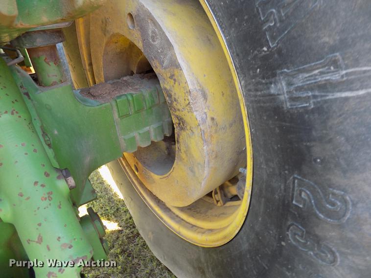 image for item FG9482 1981 John Deere 4840 tractor