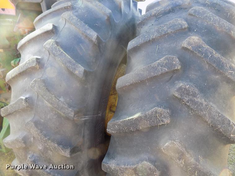 image for item FG9482 1981 John Deere 4840 tractor