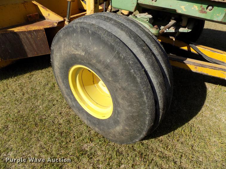 image for item FG9482 1981 John Deere 4840 tractor