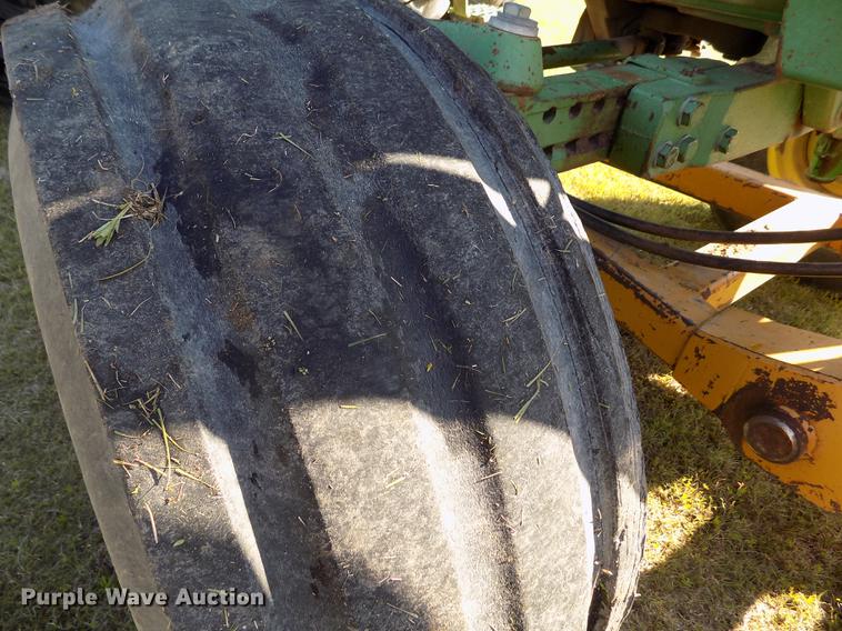 image for item FG9482 1981 John Deere 4840 tractor