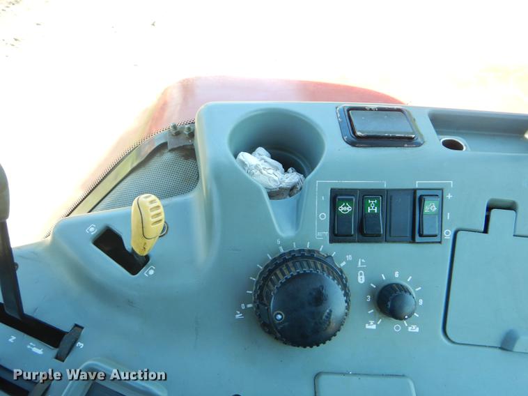 image for item FH9499 1998 Case IH MX120 tractor