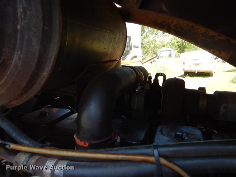 image for item FH9499 1998 Case IH MX120 tractor