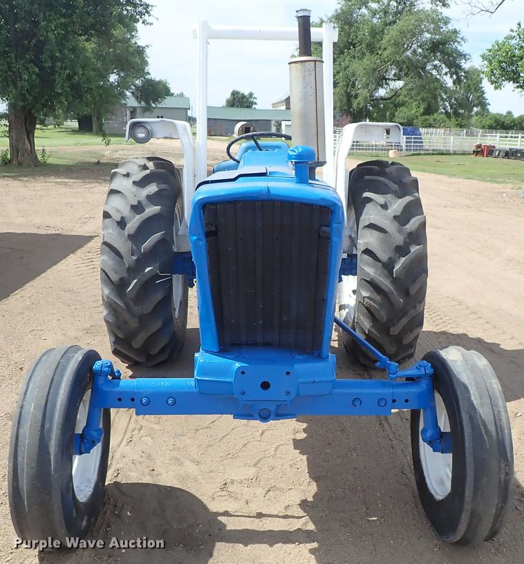 image for item FH9924 Ford 4600 tractor