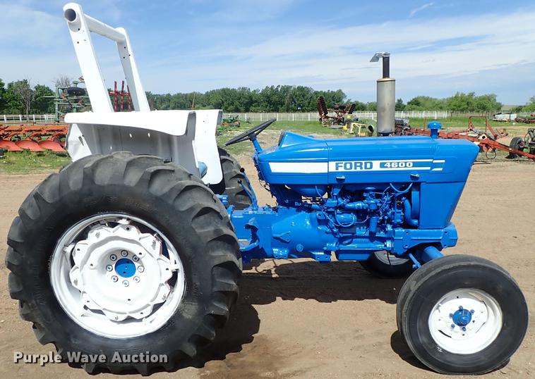 image for item FH9924 Ford 4600 tractor