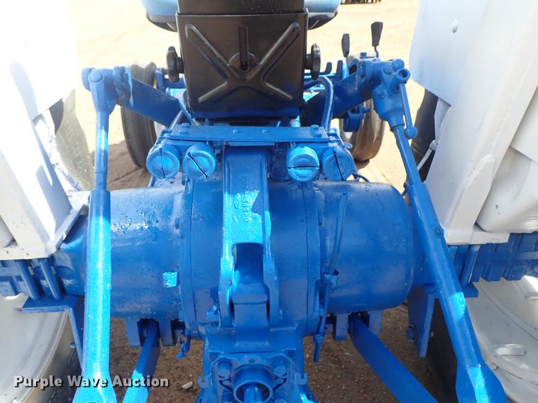 image for item FH9924 Ford 4600 tractor