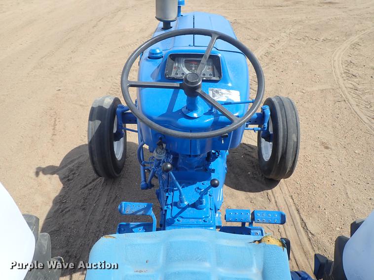 image for item FH9924 Ford 4600 tractor
