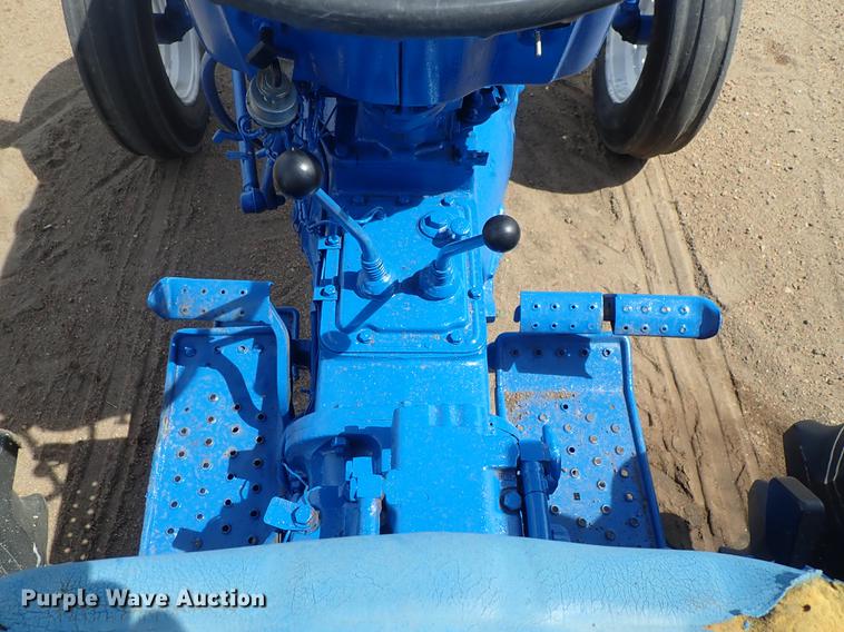 image for item FH9924 Ford 4600 tractor