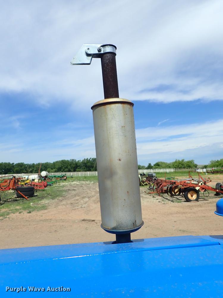 image for item FH9924 Ford 4600 tractor