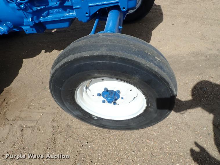 image for item FH9924 Ford 4600 tractor