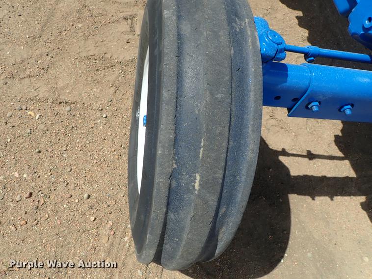 image for item FH9924 Ford 4600 tractor