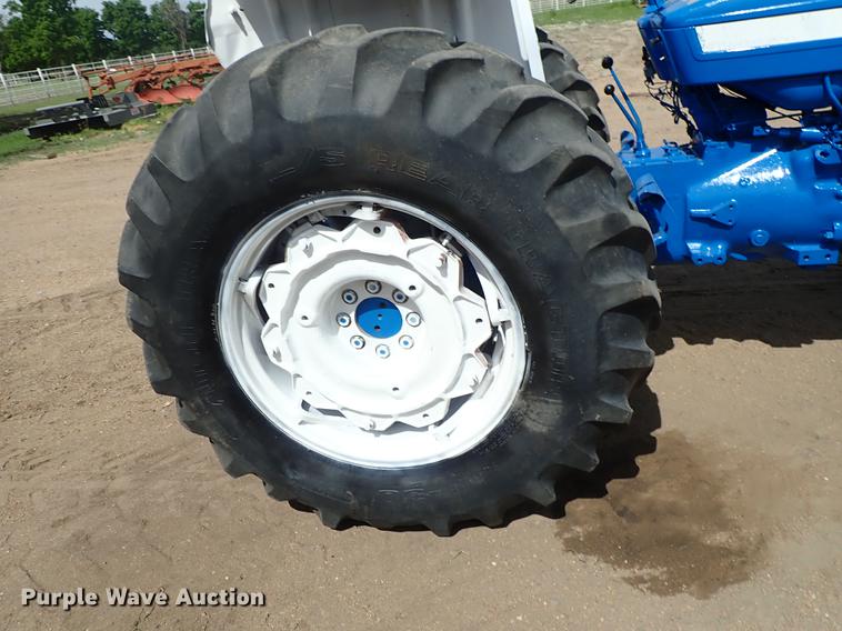 image for item FH9924 Ford 4600 tractor