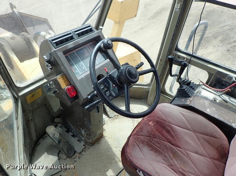 image for item FH9925 1993 Komatsu WA450-2 wheel loader