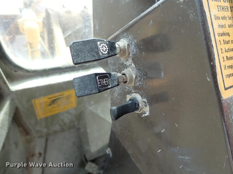 image for item FH9925 1993 Komatsu WA450-2 wheel loader