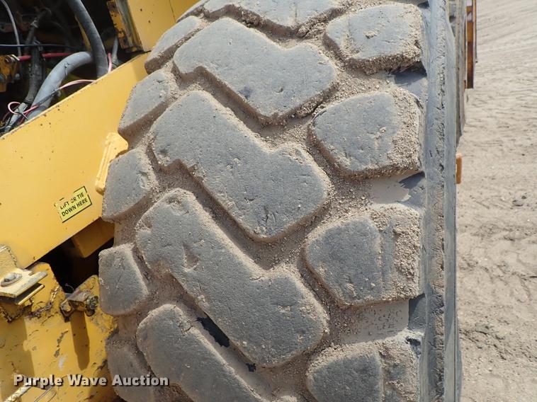 image for item FH9925 1993 Komatsu WA450-2 wheel loader