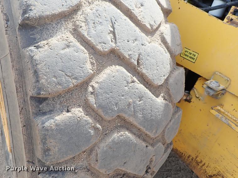 image for item FH9925 1993 Komatsu WA450-2 wheel loader