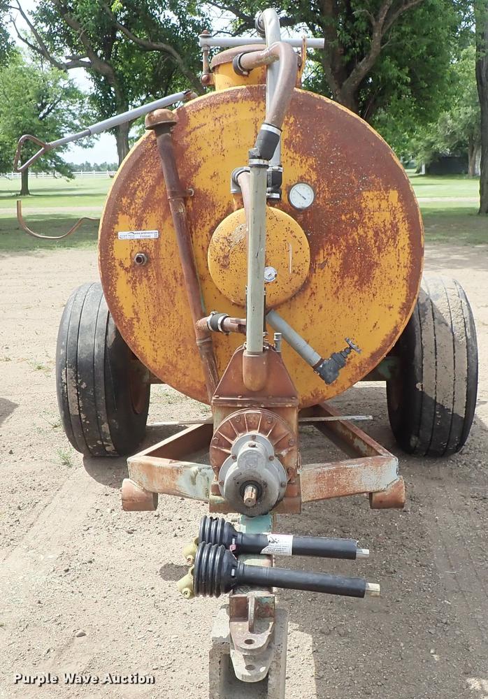 Better Built honey wagon in Kinsley, KS Item FH9940 sold Purple Wave
