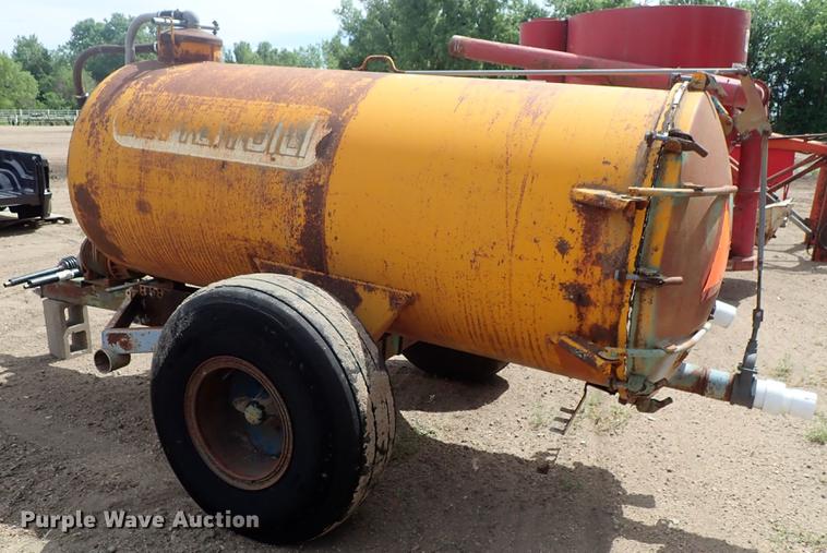 Better Built honey wagon in Kinsley, KS Item FH9940 sold Purple Wave
