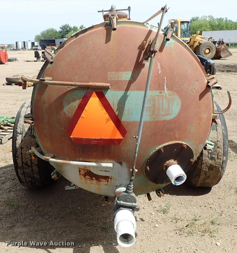 Better Built honey wagon in Kinsley, KS Item FH9940 sold Purple Wave