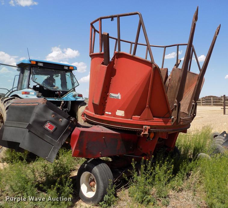 image for item FN9501 Case IH 8610 bale processor