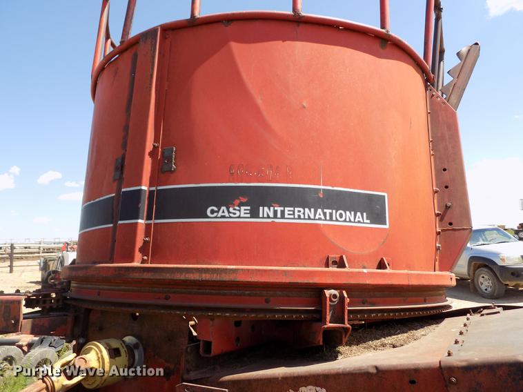 image for item FN9501 Case IH 8610 bale processor