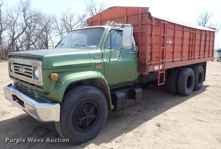 image for item FN9819 1976 Chevrolet C65 grain truck