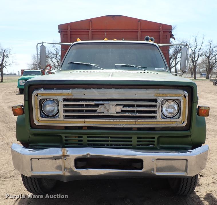 image for item FN9819 1976 Chevrolet C65 grain truck