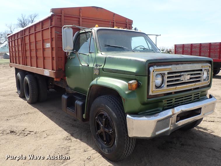 image for item FN9819 1976 Chevrolet C65 grain truck