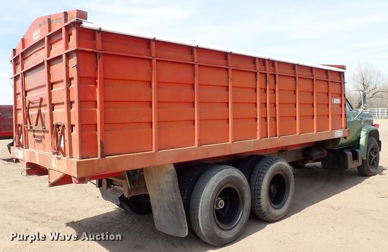 image for item FN9819 1976 Chevrolet C65 grain truck