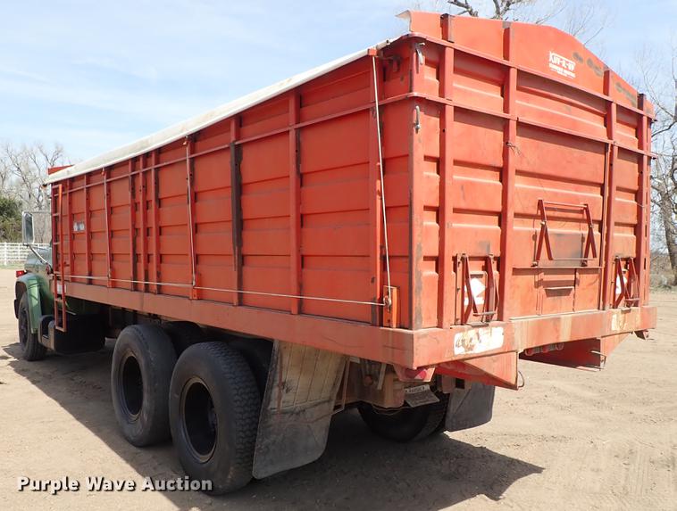 image for item FN9819 1976 Chevrolet C65 grain truck