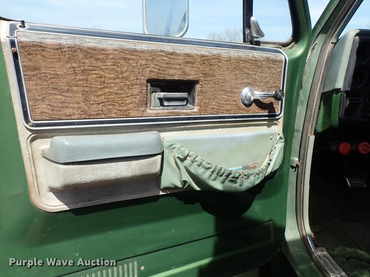 image for item FN9819 1976 Chevrolet C65 grain truck