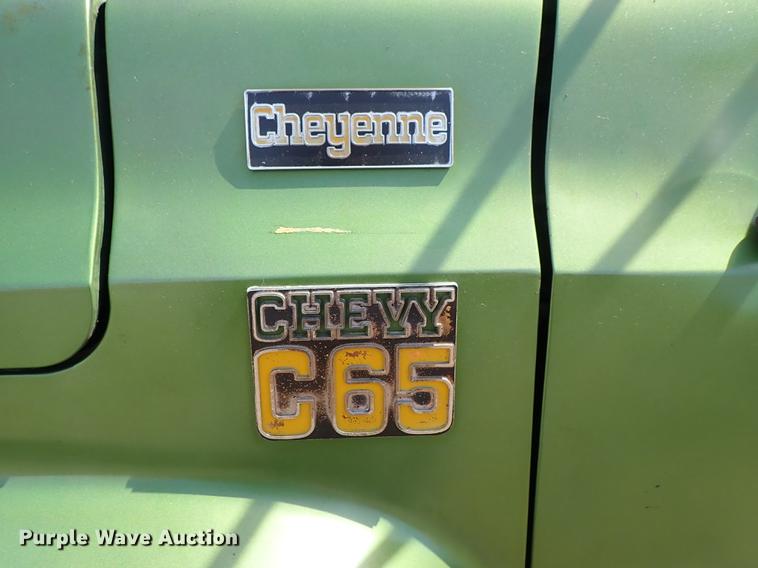 image for item FN9819 1976 Chevrolet C65 grain truck
